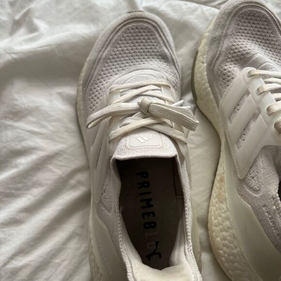 Adidas Women's Ultraboost 22 Running Shoe Size 7 Color White - Picture 6 of 11